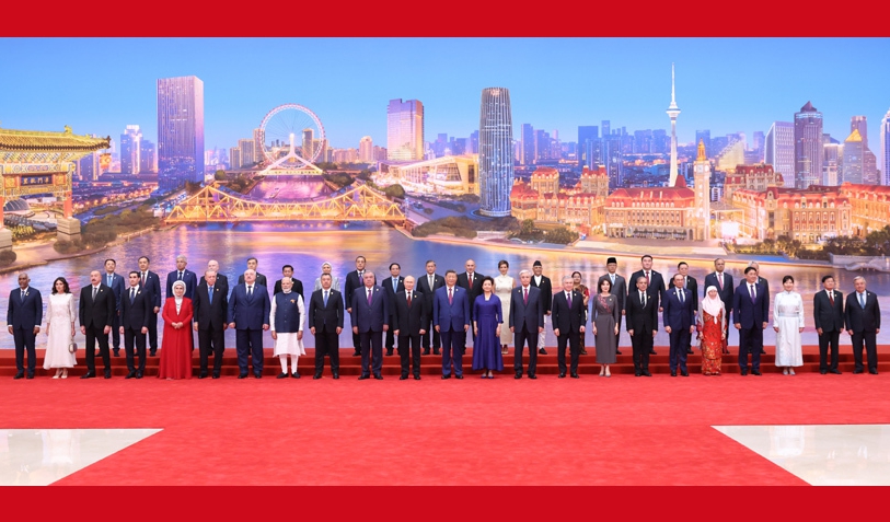 习近平和彭丽媛为出席2025年上海合作组织峰会的国际贵宾举行欢迎宴会