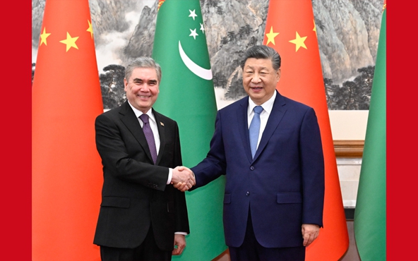 习近平会见土库曼斯坦民族领袖、人民委员会主席别尔德穆哈梅多夫 